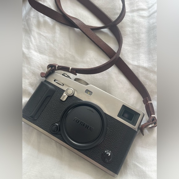Fujifilm Other - Fuji X-Pro 3 with leather strap (like new)
